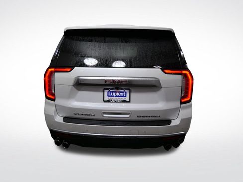 Used 2022 GMC Yukon XL Denali AWD/4WD image 4