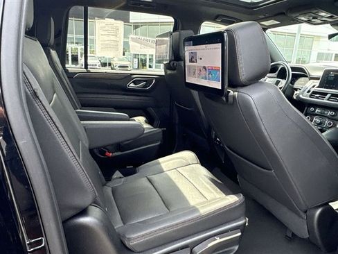 Used 2023 Chevrolet Suburban High Country w/ Advanced Technology Package AWD/4WD image 27