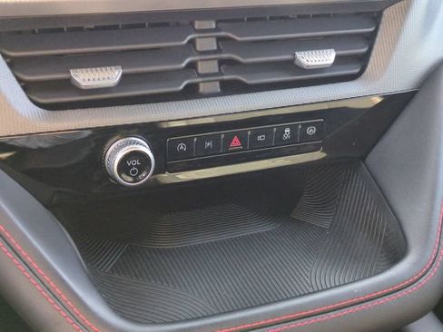 Used 2025 Ford Explorer ST-Line AWD/4WD image 25