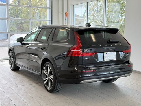 Certified 2024 Volvo V60 B5 Cross Country Plus w/ Protection Package Premier AWD/4WD image 9