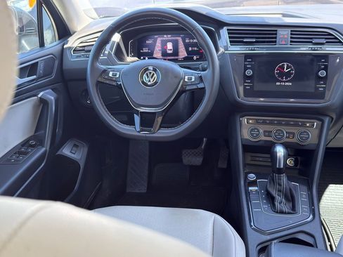 Used 2021 Volkswagen Tiguan SE image 26