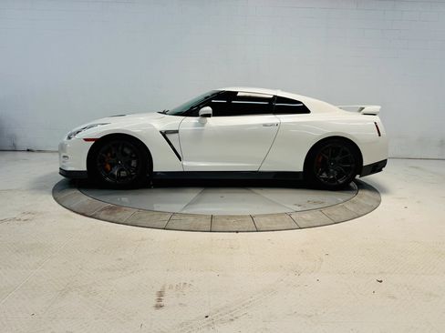 Used 2013 Nissan GT-R Premium AWD/4WD image 8