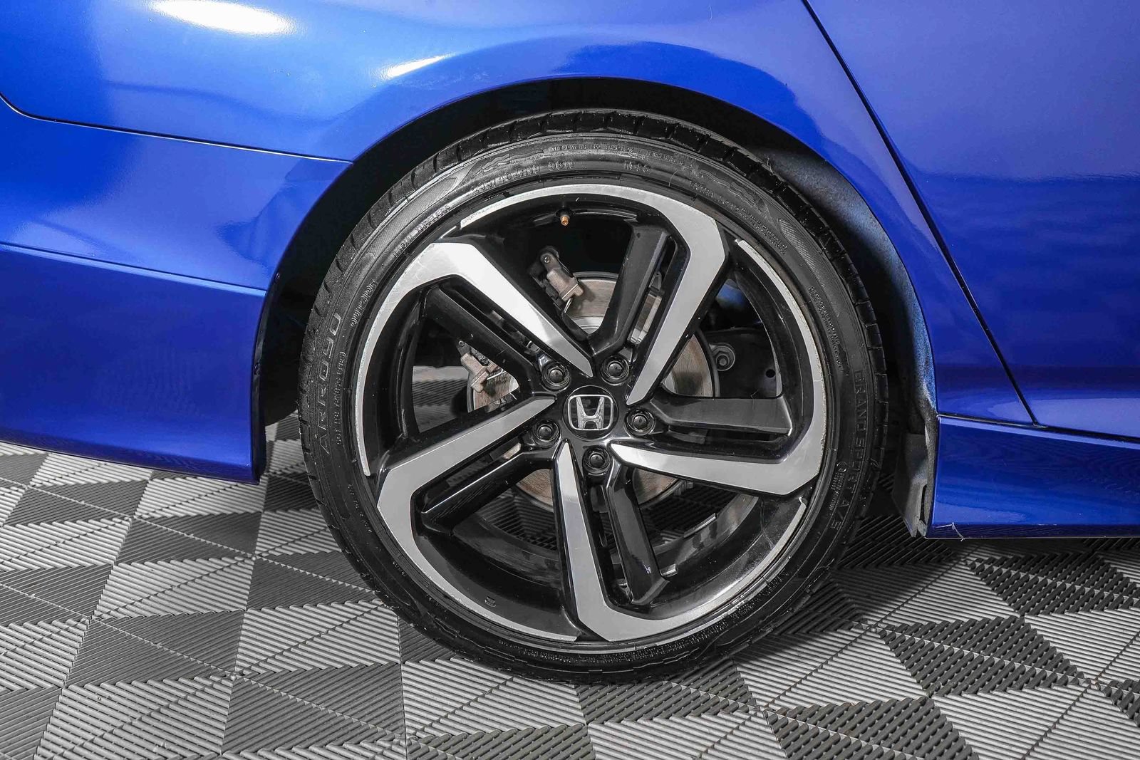 Used 2019 Honda Accord Sport image 9