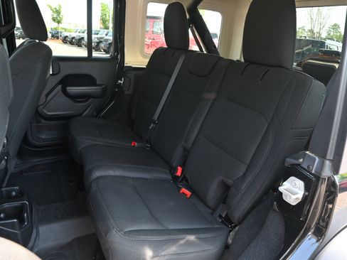 Used 2023 Jeep Wrangler Unlimited Sport AWD/4WD image 31