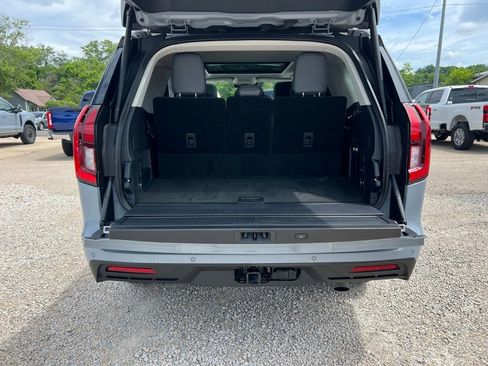 Used 2025 Ford Expedition Active AWD/4WD image 19