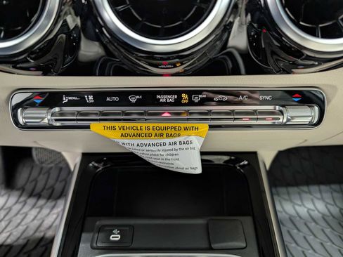 Certified 2025 Mercedes-Benz GLA 250 GLA 250 image 27