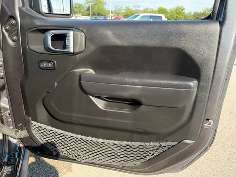Used 2023 Jeep Gladiator Sport AWD/4WD image 10