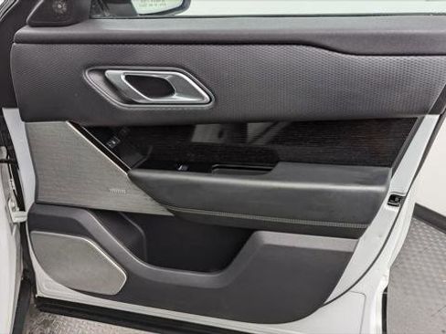 Used 2018 Land Rover Range Rover Velar R-Dynamic SE image 23