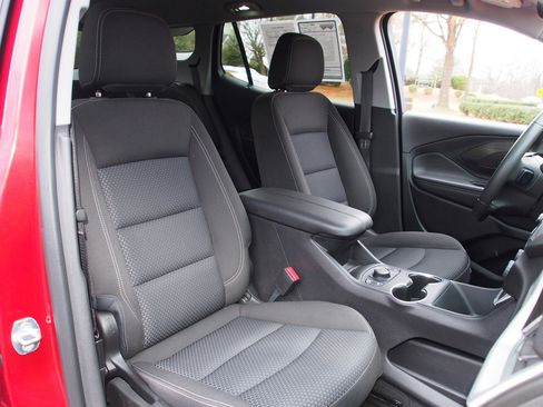 Used 2023 GMC Terrain SLE w/ Driver Convenience Package image 11