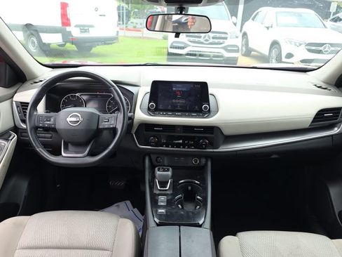 Used 2025 Nissan Rogue SV FWD image 24