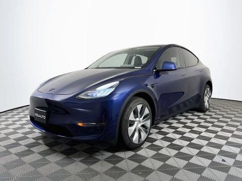 Used 2023 Tesla Model Y AWD image 2