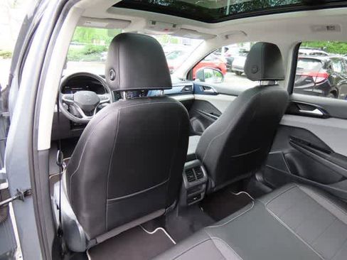 Used 2022 Volkswagen Taos SE AWD/4WD image 15