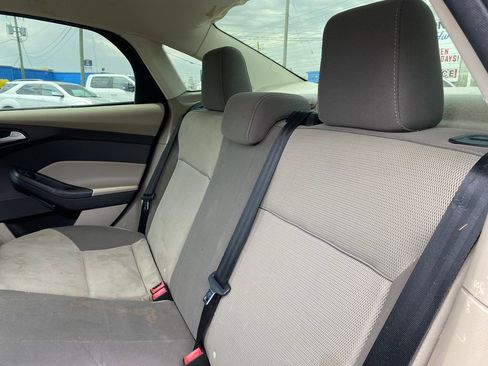Used 2014 Ford Focus SE FWD image 14