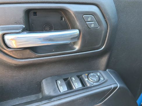 Used 2023 Chevrolet Silverado 1500 Custom AWD/4WD image 30