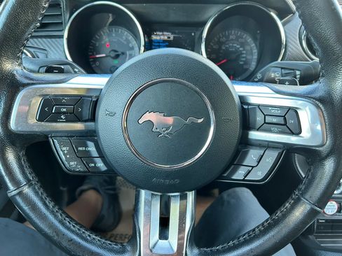 Used 2015 Ford Mustang Convertible RWD image 18