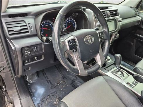 Used 2018 Toyota 4Runner SR5 Premium AWD/4WD image 10
