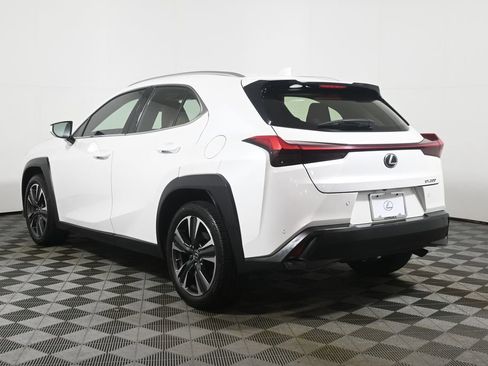 Used 2019 Lexus UX 200 w/ Premium Package FWD image 5