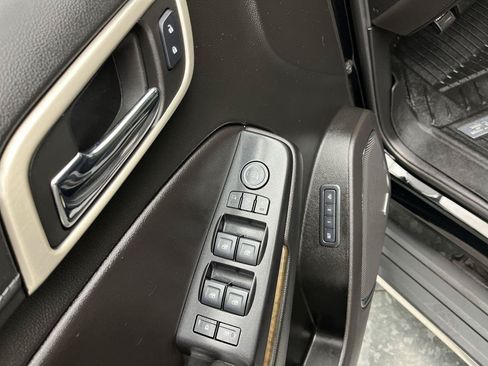 Used 2018 GMC Yukon XL Denali w/ Denali Ultimate Package AWD/4WD image 9