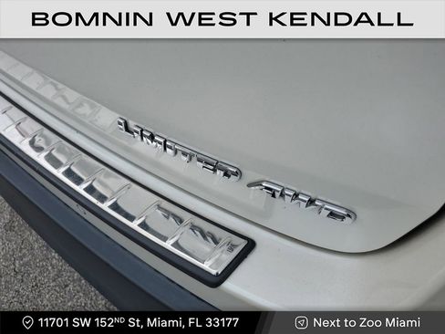 Used 2017 Toyota Highlander Limited image 10