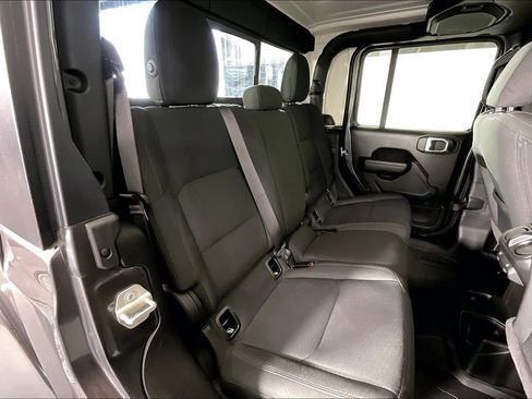 Used 2023 Jeep Gladiator Sport AWD/4WD image 35