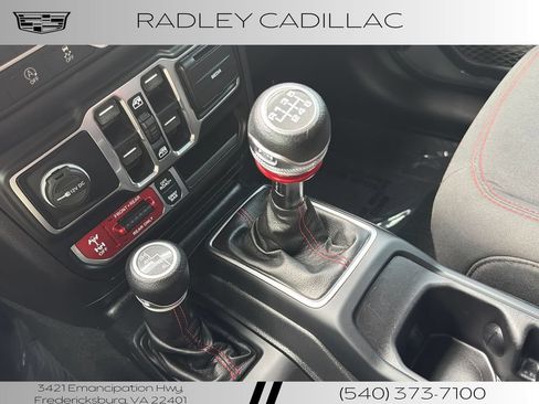 Used 2021 Jeep Wrangler Unlimited Rubicon w/ Cold Weather Group AWD/4WD image 11