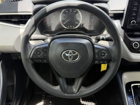 Used 2021 Toyota Corolla LE FWD image 13