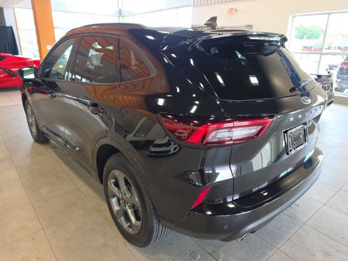 Used 2023 Ford Escape ST-Line w/ Tech Pack #1 AWD/4WD image 11