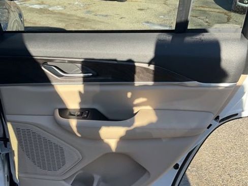 Used 2025 Jeep Grand Cherokee Limited image 16