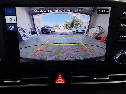 Used 2025 Hyundai Elantra Hybrid FWD image 15