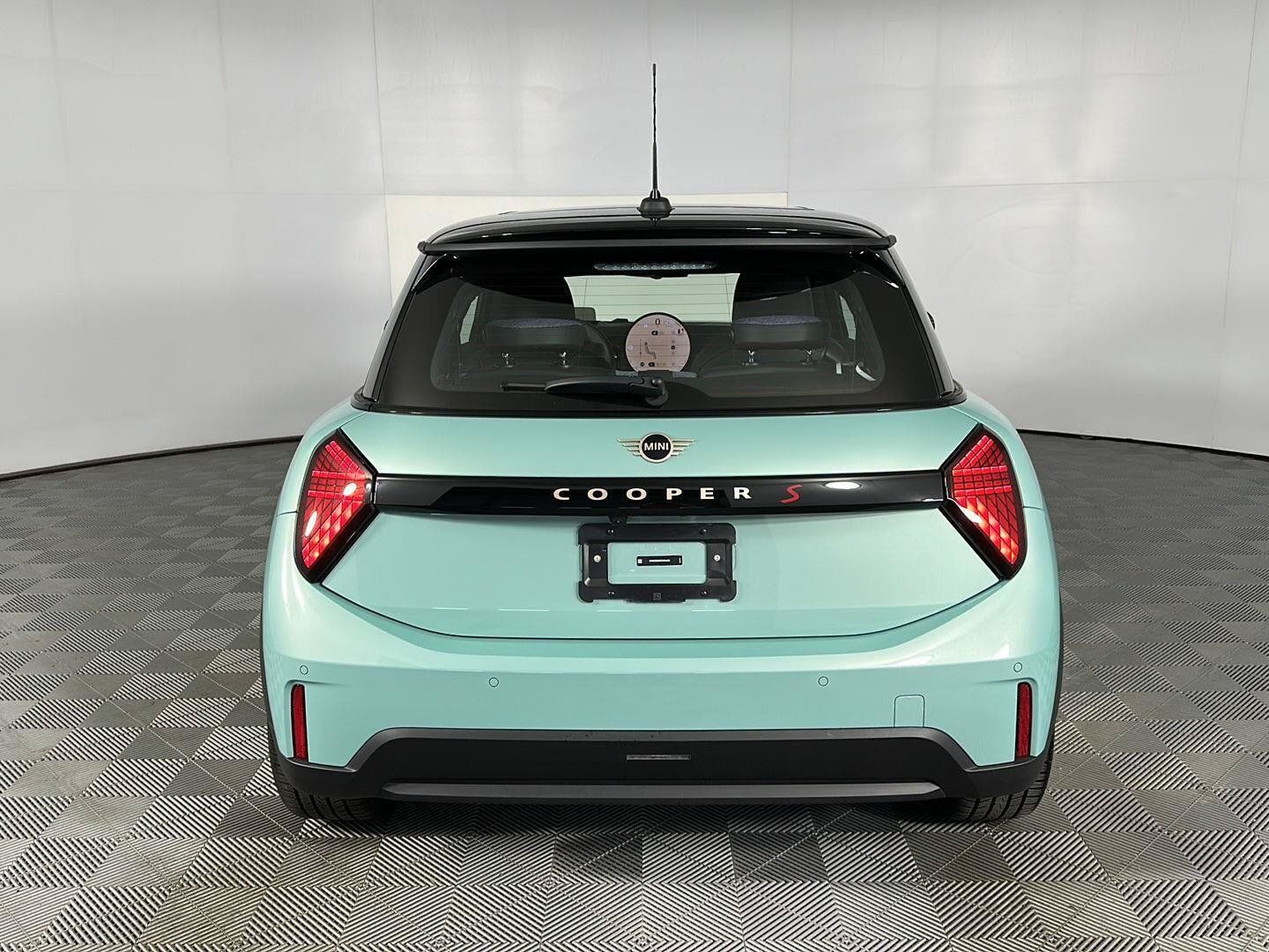 Used 2026 MINI Cooper S FWD image 9