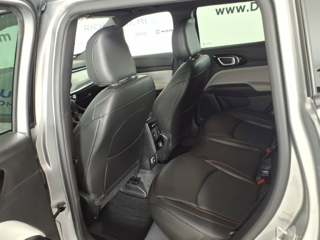 Used 2023 Jeep Compass Limited AWD/4WD image 9