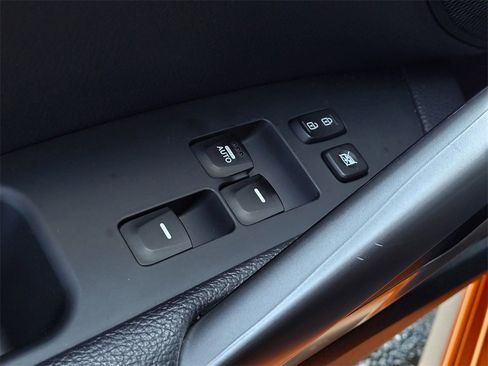 Used 2016 Hyundai Veloster Turbo image 13