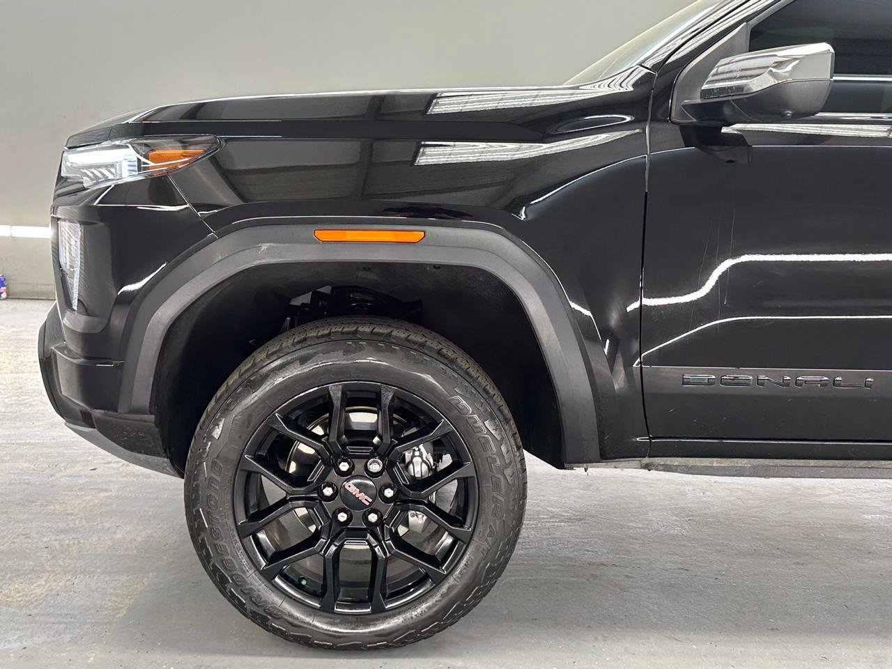 Used 2024 GMC Canyon Denali AWD/4WD image 5