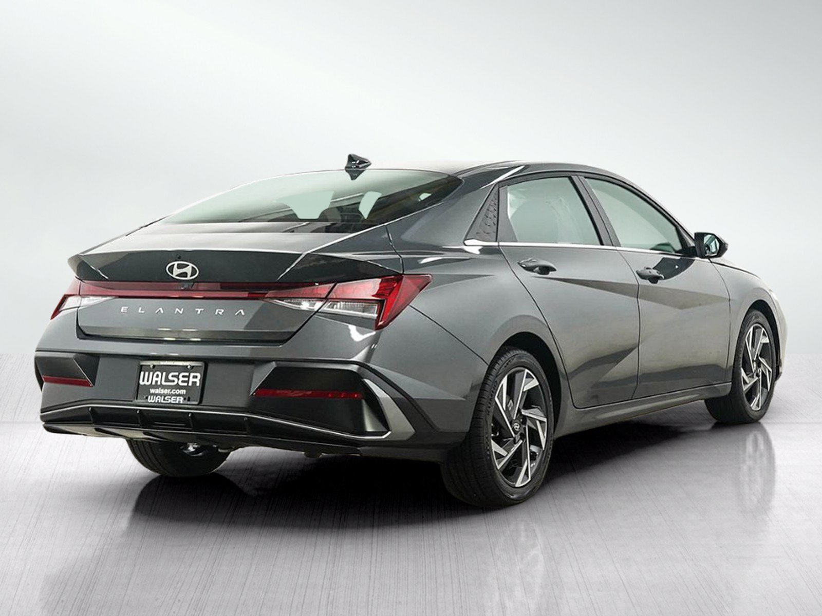 Used 2025 Hyundai Elantra SEL FWD image 5
