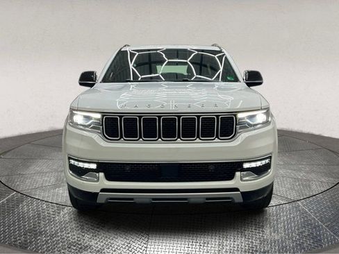 Used 2024 Jeep Wagoneer Series II w/ Flexible Seating Group image 3