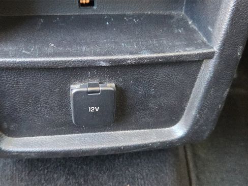 Used 2018 Ford Edge Titanium image 28