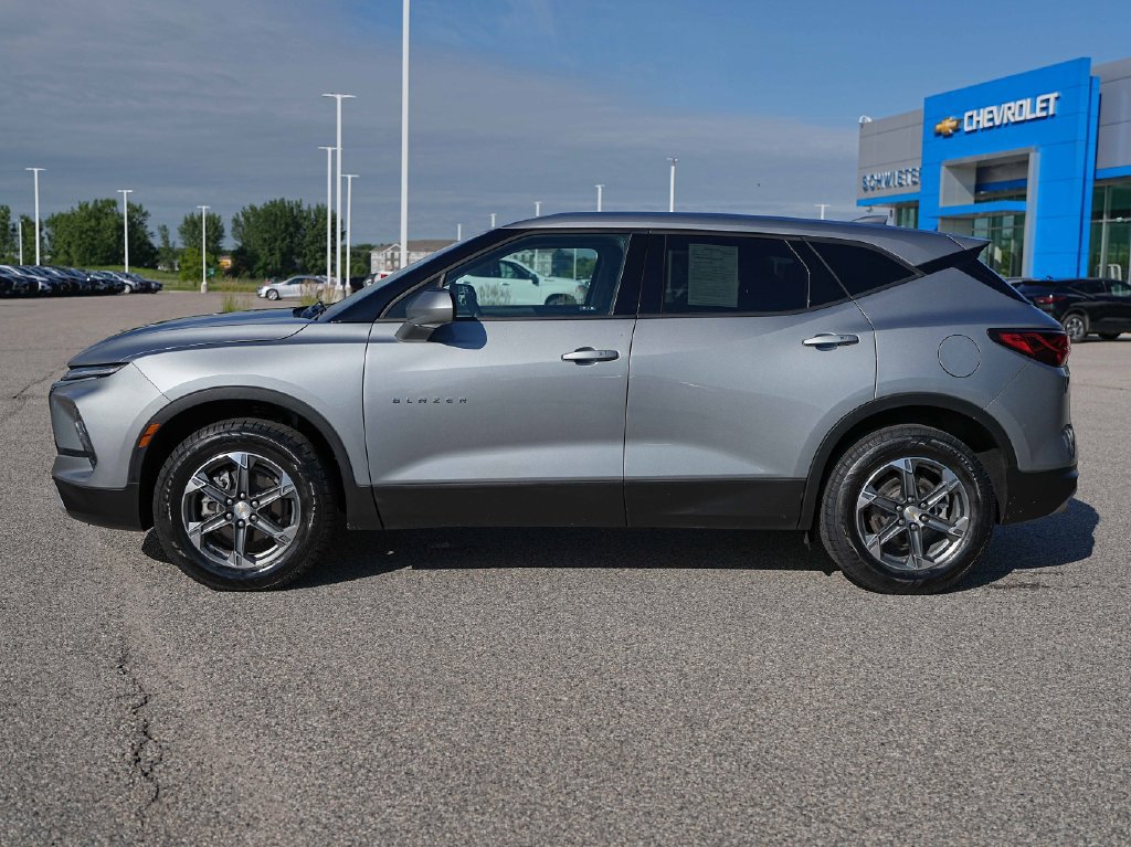 Used 2025 Chevrolet Blazer LT AWD/4WD image 11