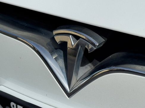 Used 2018 Tesla Model S AWD image 4