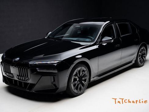 Used 2024 BMW i7 xDrive60 w/ Executive Package image 1