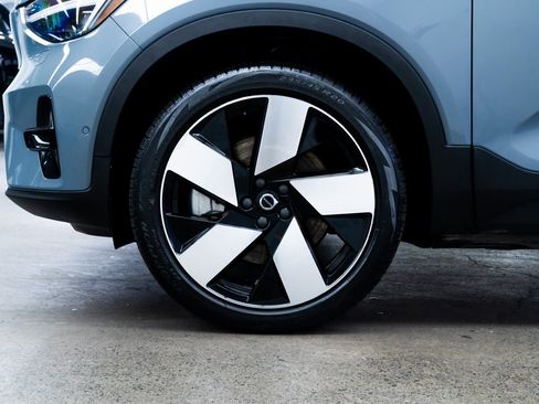 Used 2023 Volvo C40 P8 Recharge Ultimate image 7