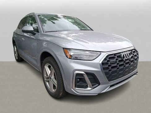 Used 2023 Audi Q5 e Premium w/ Convenience Package AWD/4WD image 2