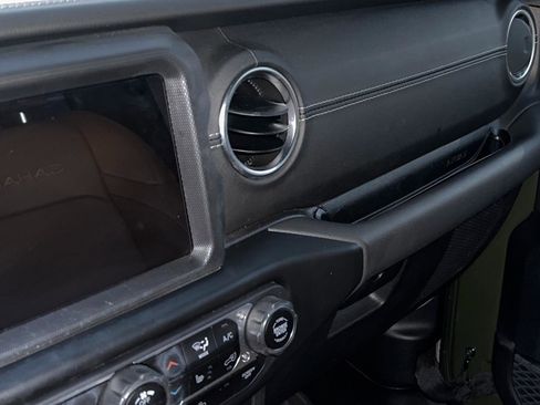 Used 2022 Jeep Wrangler Unlimited Sahara w/ Cold Weather Group image 17