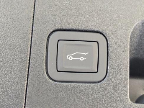 New 2026 Cadillac XT5 Luxury image 15