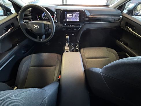 Used 2025 Toyota Camry LE image 36
