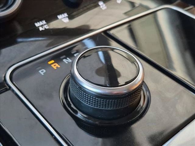 Used 2018 Land Rover Range Rover Velar AWD/4WD image 16