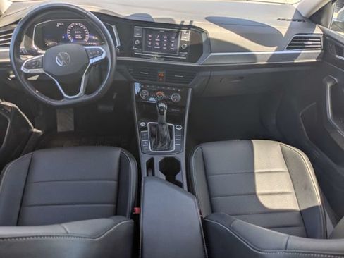 Used 2024 Volkswagen Jetta SE FWD image 13