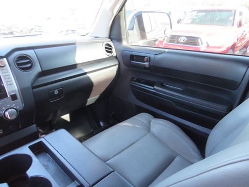 Used 2016 Toyota Tundra SR5 image 36