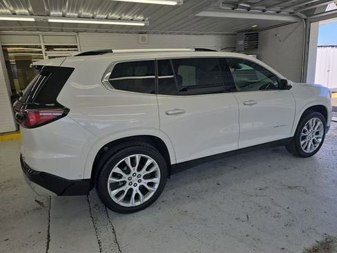 Used 2024 GMC Acadia Denali w/ Super Cruise Package image 6