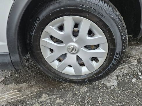 Used 2019 Nissan Rogue Sport S image 9