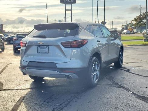 Used 2025 Chevrolet Blazer LT image 2